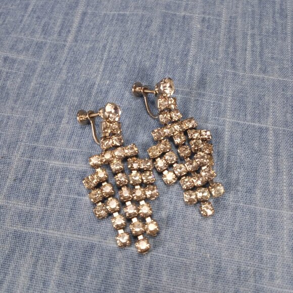 1950s Vintage Dangle Screw Back Earrings with Clear Rhinestones - Picture 2 of 4